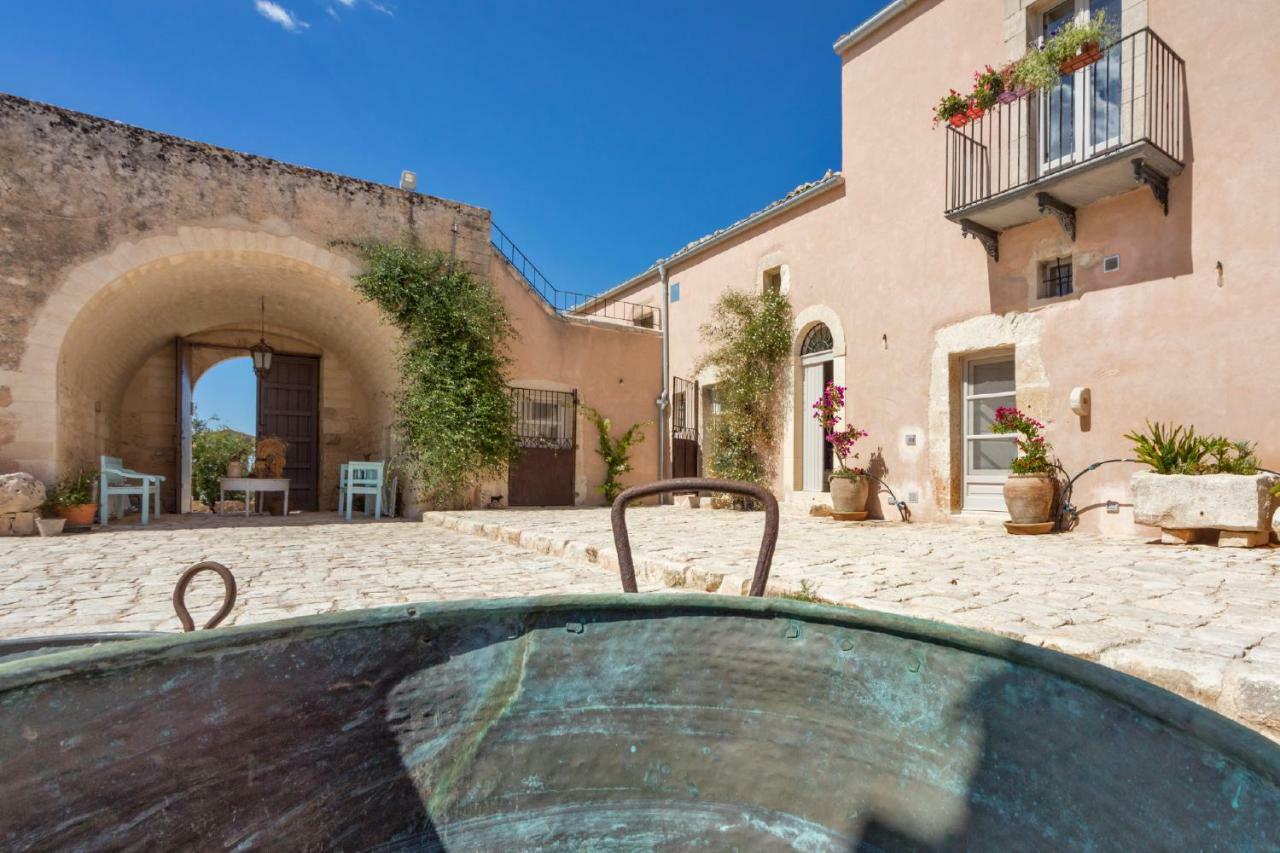 Penzion Terre Di Cavalusi Relais Donnafugata Exteriér fotografie