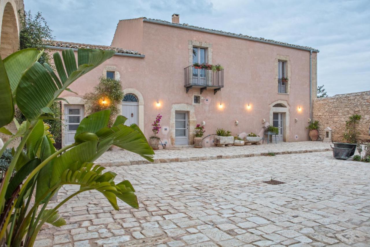Penzion Terre Di Cavalusi Relais Donnafugata Exteriér fotografie