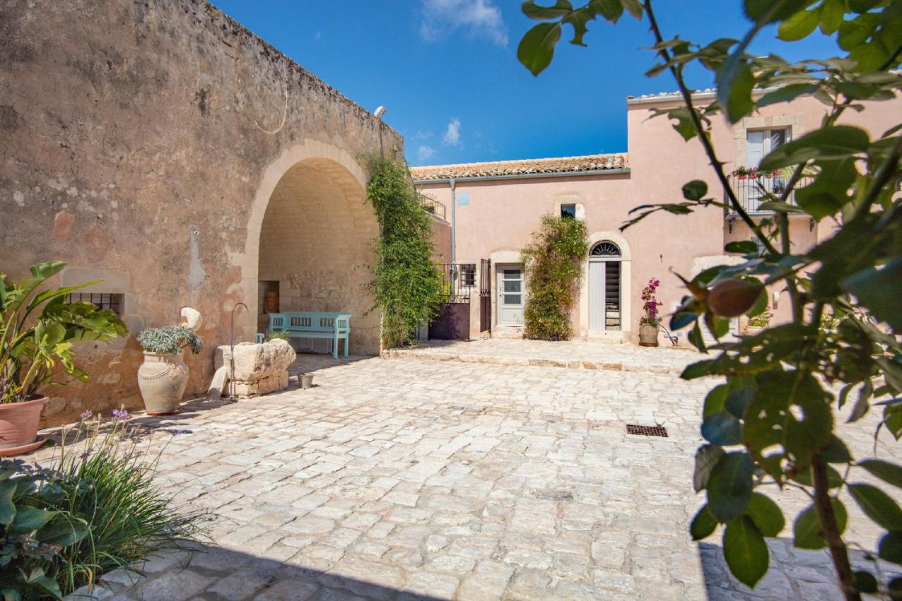 Penzion Terre Di Cavalusi Relais Donnafugata Exteriér fotografie